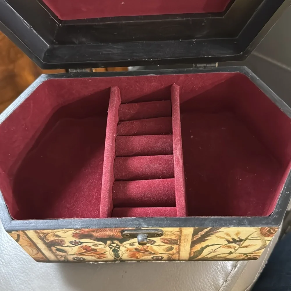 Vintage Decorative jewelry Box with Cherub Design